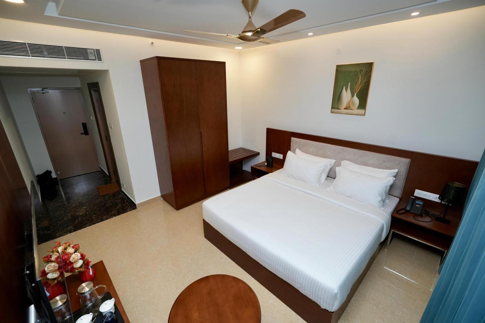 Le Royale Palace Karaikal Exterior foto